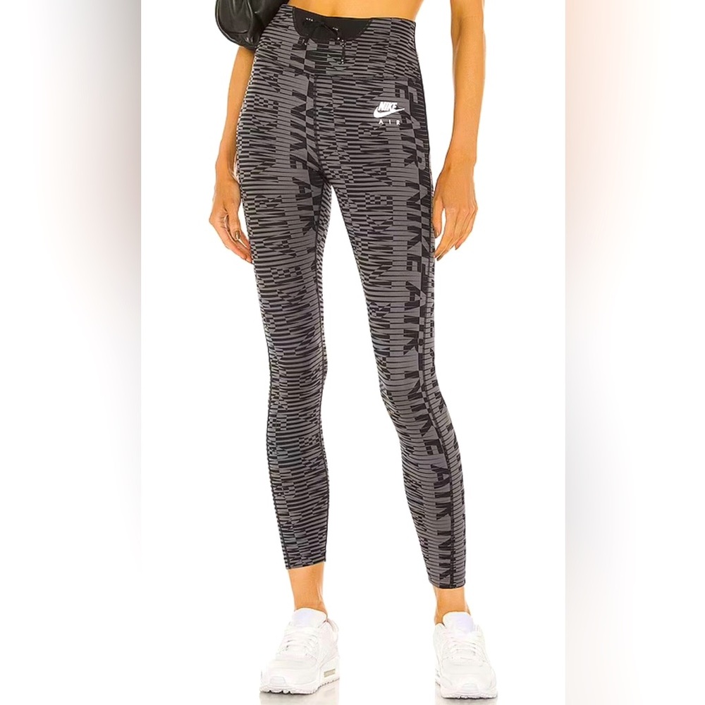 NWT 🌟 Nike Epic fast Black and Gray Leggings - Picture 1 of 10